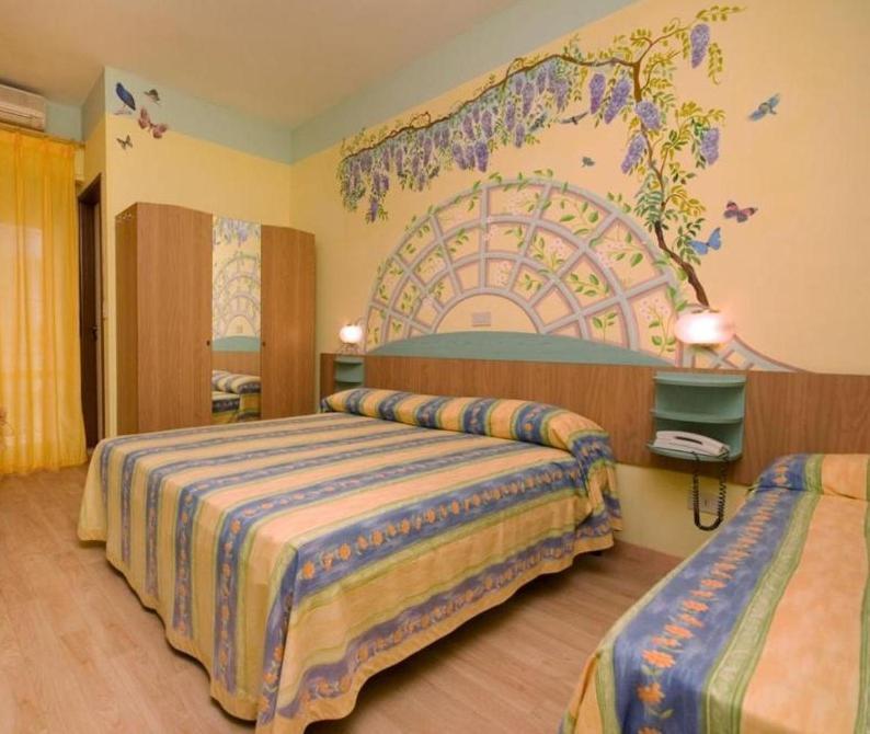 Hotel Mocambo piscina e spiaggia San Benedetto del Tronto Esterno foto