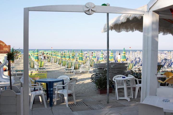 Hotel Mocambo piscina e spiaggia San Benedetto del Tronto Esterno foto