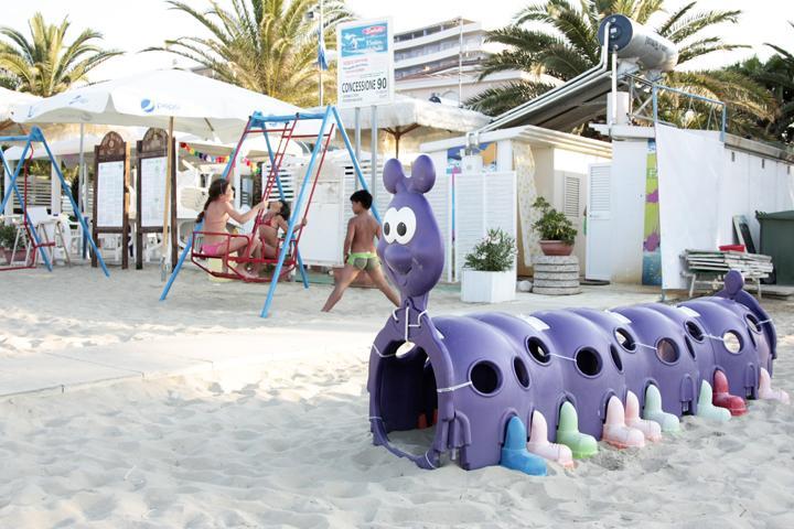 Hotel Mocambo piscina e spiaggia San Benedetto del Tronto Esterno foto